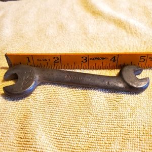 Vintage WHITIN MACHINE WORKS 1554, (3/8" x 1/2") Textile offset Open End Wrench.